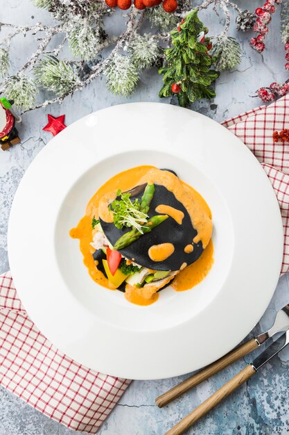 talerz z sezonowym daniem